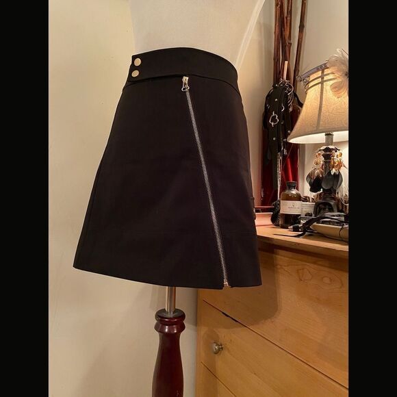 KAXI NEW Black zip up mini skirt - Picture 2 of 13